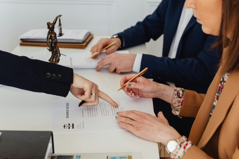 Should You Sell Your Home Fast or Wait? Expert Advice for Divorcing Couples